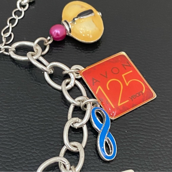 2011 AVON 125th Anniversary Enameled 12-Charm Bracelet 40.1g - Picture 16 of 16
